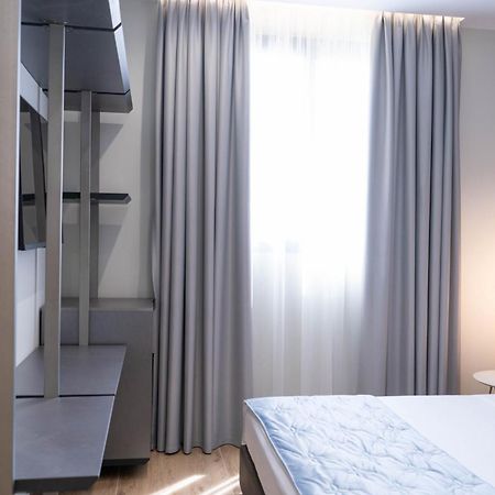 Hotel Patio Vlorë Екстериор снимка