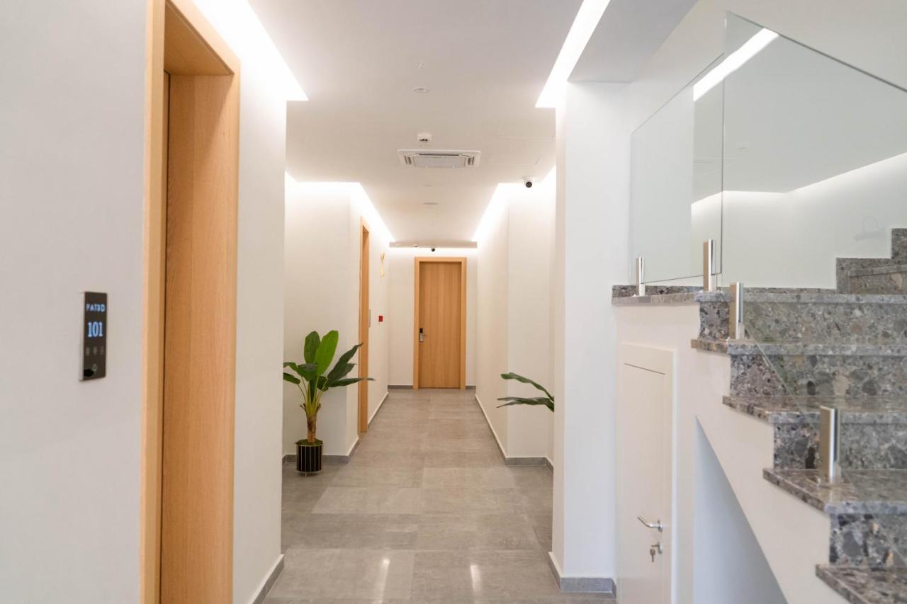 Hotel Patio Vlorë Екстериор снимка