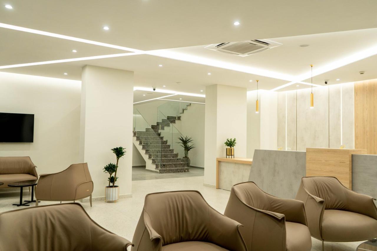 Hotel Patio Vlorë Екстериор снимка