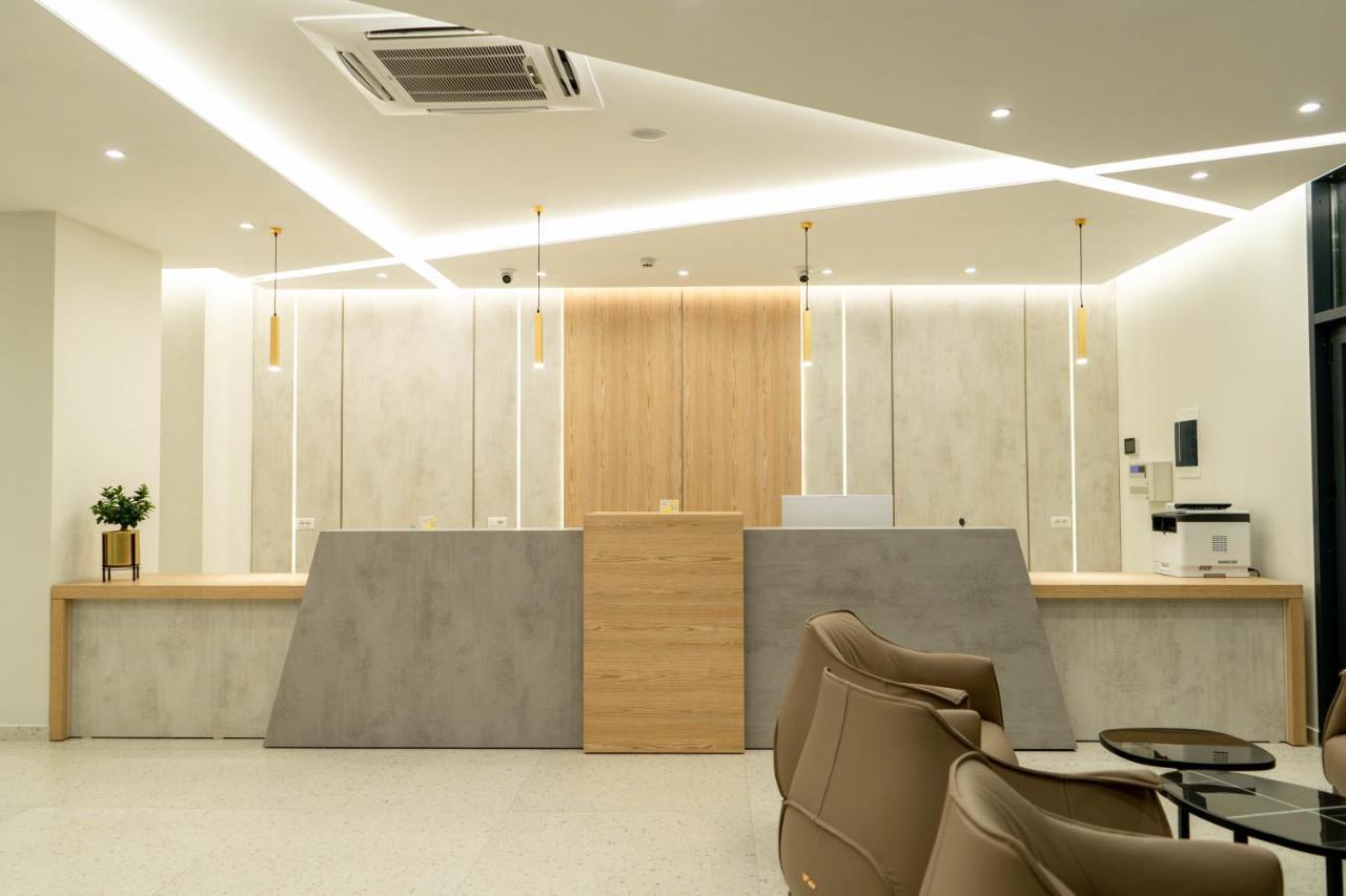 Hotel Patio Vlorë Екстериор снимка