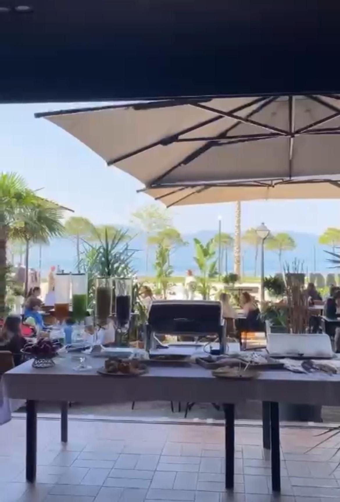 Hotel Patio Vlorë Екстериор снимка